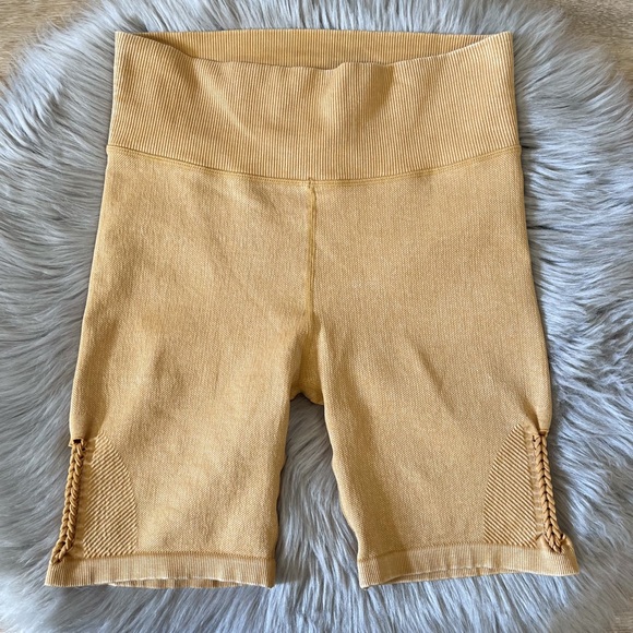 Aerie | NWOT Offline Seamless Macrame 7” Biker Shorts - Picture 1 of 9
